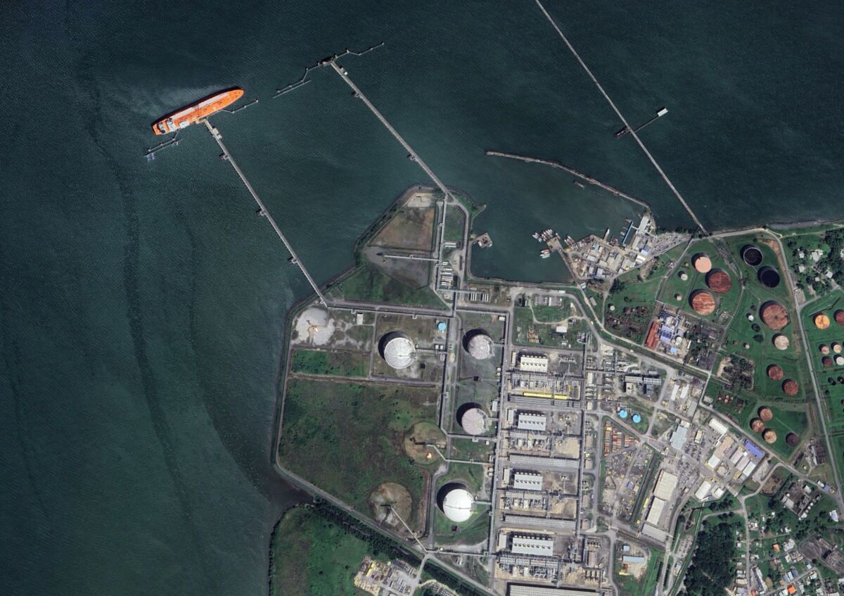 Featured image for Venezuela Threatens to Cut Energy Ties Amid US Tensions